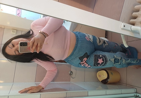 Bruneta cu forme locatie lux discretie maxima