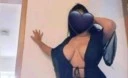 Bună brunetă cu forme apetisante - imagine 1