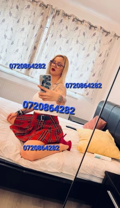 Rebeca poze din locatie confirm cu tatuajele