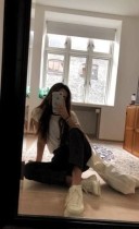 Alina 18 ani studenta show web, video si poze pe whatsapp - imagine 2