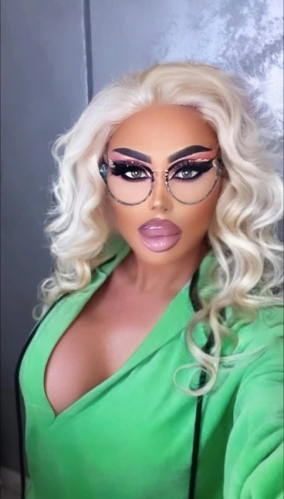 Transexuala reala 100% dominari show web