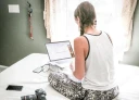 Lucrează ca model de cameră web pentru adulți și câștigă bani din confortul casei tale. - imagine 3