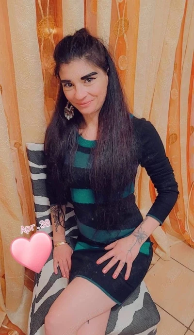 Bruneta ,singura 25 de ani