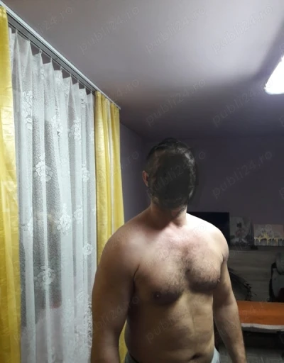 Cuplu cautăm o fată dezinvoltă