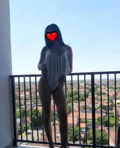 2 fete pentru prima data la tine in oras