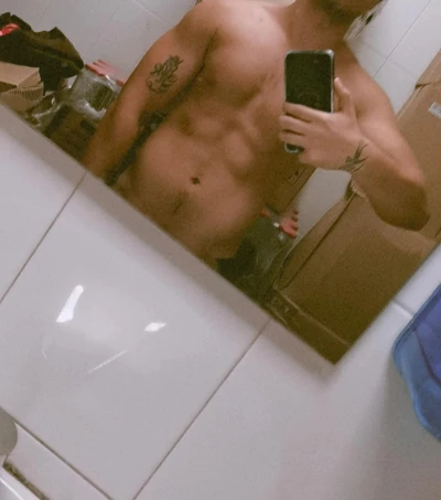 Escortă masculină pentru femei de toate vârstele