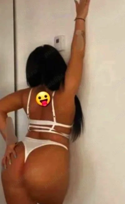Poze reale 100% bruneta miniona am si colega fac si deplasari