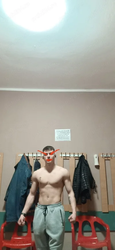 Tanar pregatit pentru poftele tale