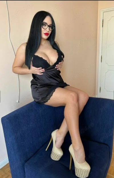 Clipe incendiare și masaj erotic Aylin
