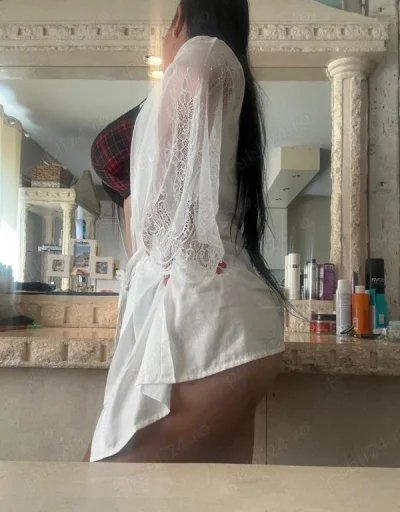Buna sunt andra si sunt o partida perfecta si vesela