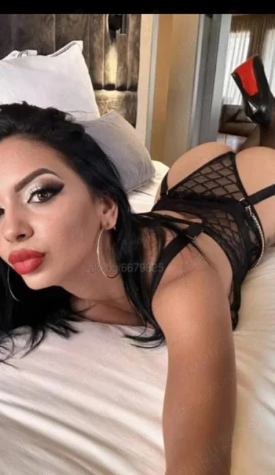 Buna sunt alexa am 23 de ani transsexuala rea