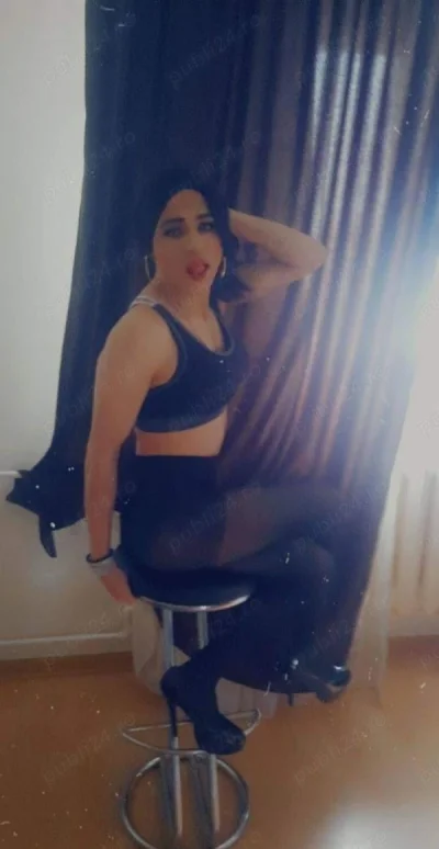 Buna ma numesc valetina domnisoara transexuala de 26 de ani cu experienta