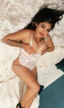 Bruneta cu forme si cu bun simpt - imagine 2