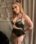 Am 26 ani madalina am 1 60 par blond ochii caprui te astept la mine in locatie - imagine 3