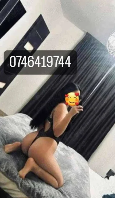 Ana bruneta noua in orasul tau
