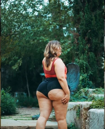 Caut fete femei cu forme bbw grasute plinute