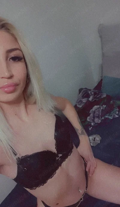 Blondina sexoasa