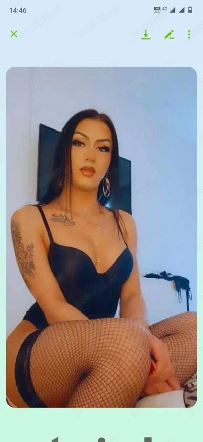 Cuplu doua transexuale siliconate