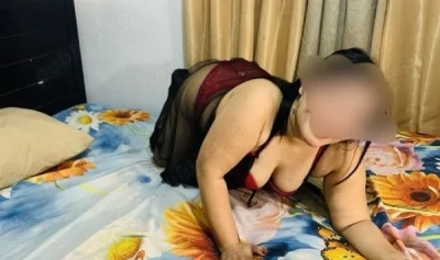 Doamna matura fara graba