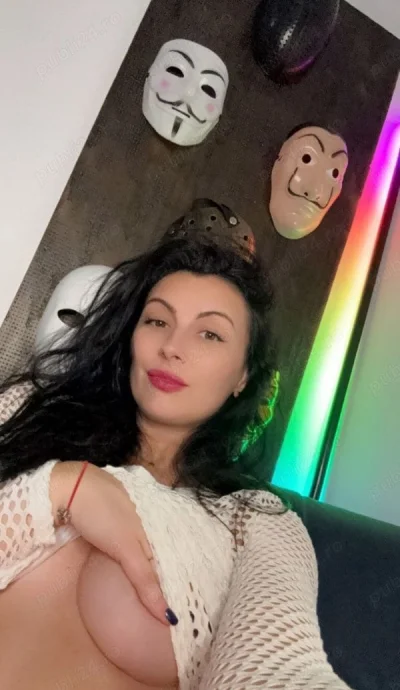 Buna ma numesc ada ofer show web si videoclipuri ofer confirmare video
