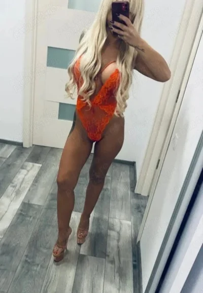Adelina din nou in orasul tau blonda siliconata 100 reala