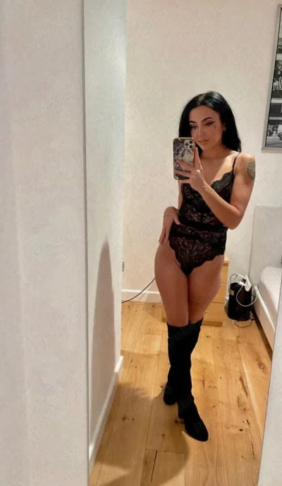 Bruneta slim