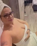 Noua acum plinuta cu forme senzuala rafinata si eleganta fara graba singura in locatie - imagine 1
