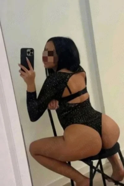 Buna sunt laura deplasari si show web