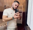 Tanar manierat ofer servicii de calitate doamnelor si domnisoarelor - imagine 1