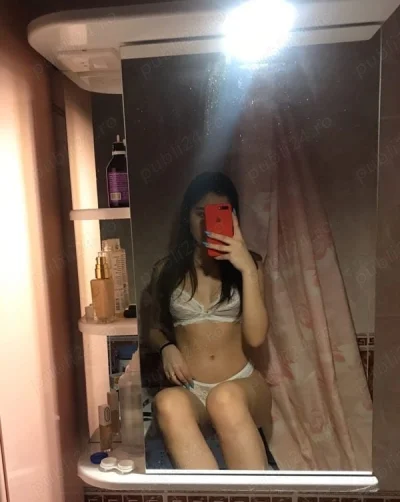 Fac show la webcam pentru femei si barbati