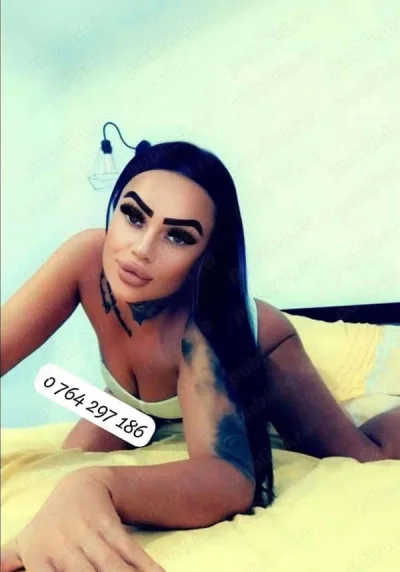 Buna sunt yazmina azi am ajuns fac deplasari party