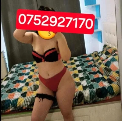 New bruneta 100 reala fara graba