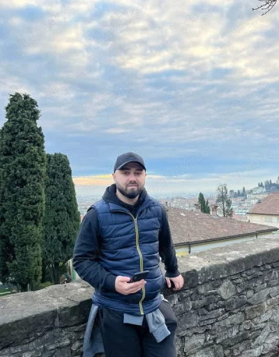 Caut partenera de viata