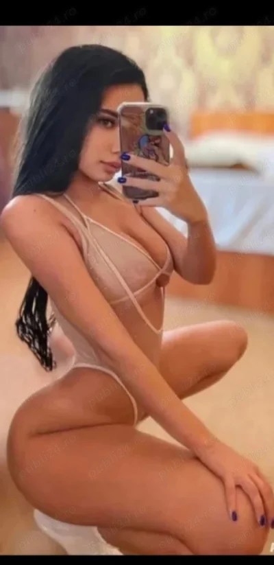 Buna sunt bruneta
