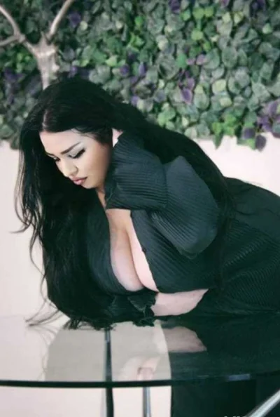 New transsexuala grasuta plinuta cu forme xxl