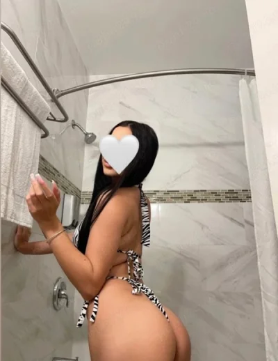 Am revenit fantezia ta perfecta party girl deplasari