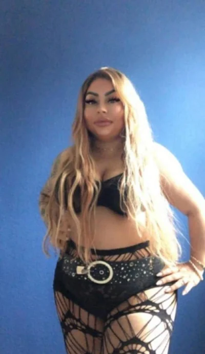 Sunt deni sunt o fata reala sincera si calduroasa ecsperta in toate te pot face sa poti uita te toat