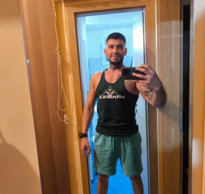 Te astept la un partii prefer sa alegi tu hotelul pupici