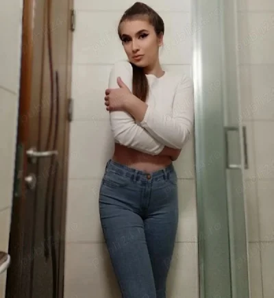 Ofer poze si video cu mine in privat