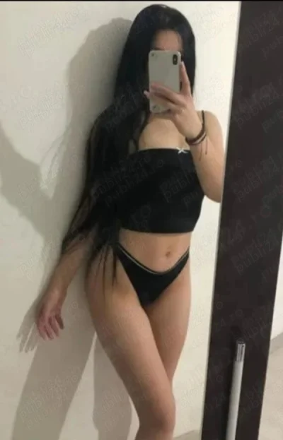 Gabriela sexy slim reala te astept la mine sau la tine