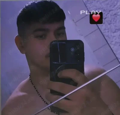 Barbat atragator pus pe treaba