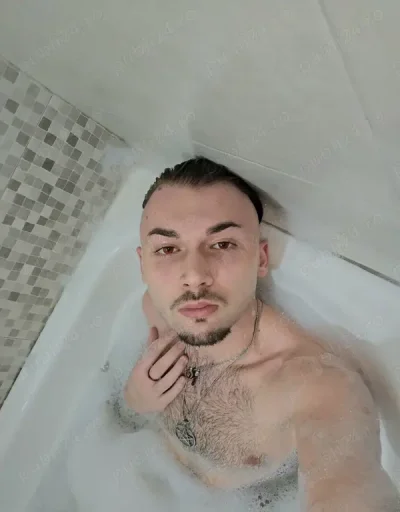Gay versatil paros bucuresti