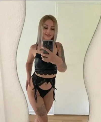 Buna ma numesc ella