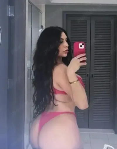 Miky bruneta pasionala cu forme apetisante fara graba