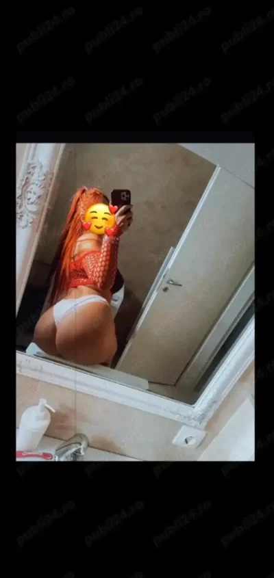 Amyra piercing in limba siliconata sexy fac si masaj erotic