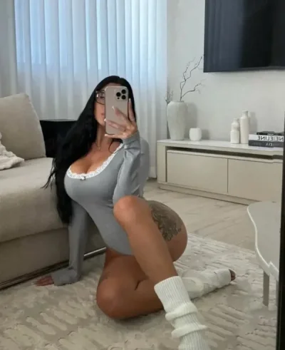 Bruneta focoasa