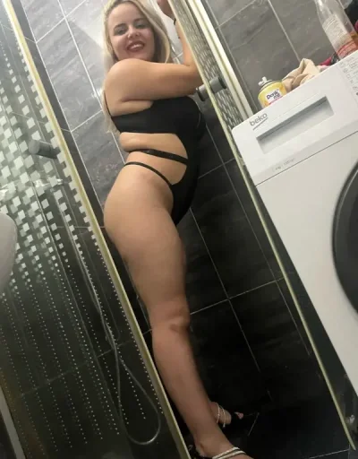 Buna sunt noua la tine in oras am si colega