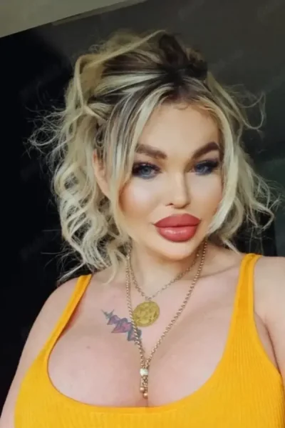 Transexuala confirmare whatsapp nimfomana