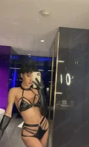 Lidia transexuala bruneta tatuata - imagine 2
