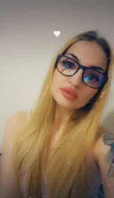 Blonda sexy ofer clipe de placere domnilor manierati - imagine 4